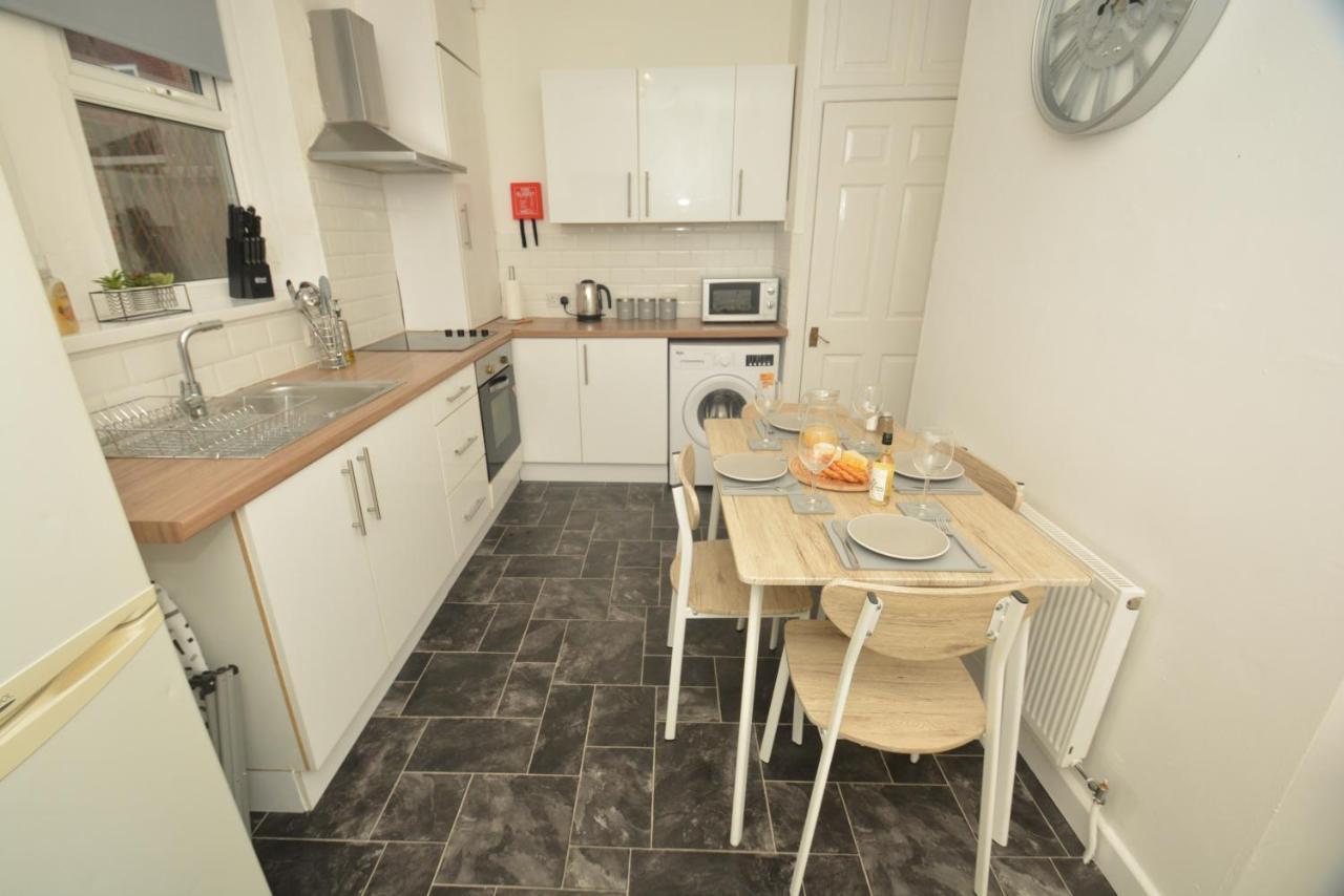 Spacious And Homely 2 Bedroom Flat - Suitelivin Gateshead Dış mekan fotoğraf