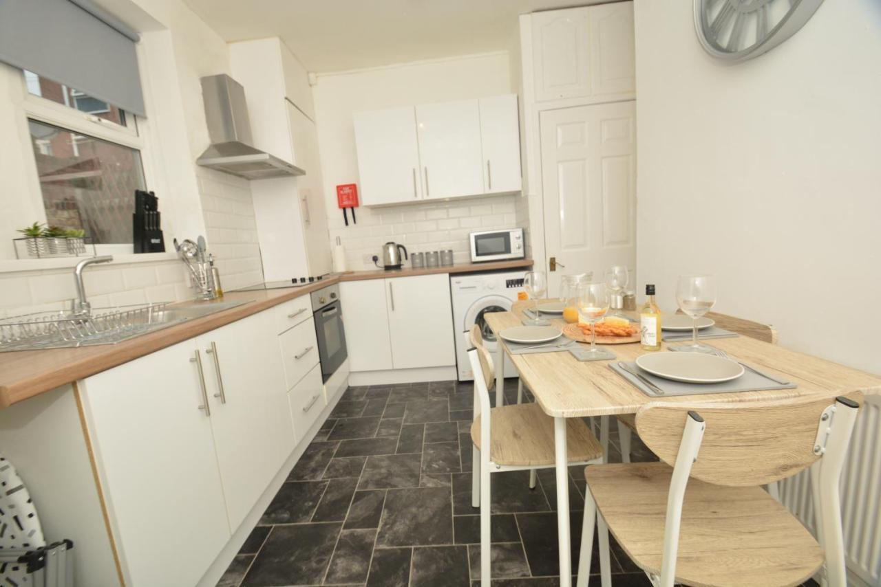 Spacious And Homely 2 Bedroom Flat - Suitelivin Gateshead Dış mekan fotoğraf