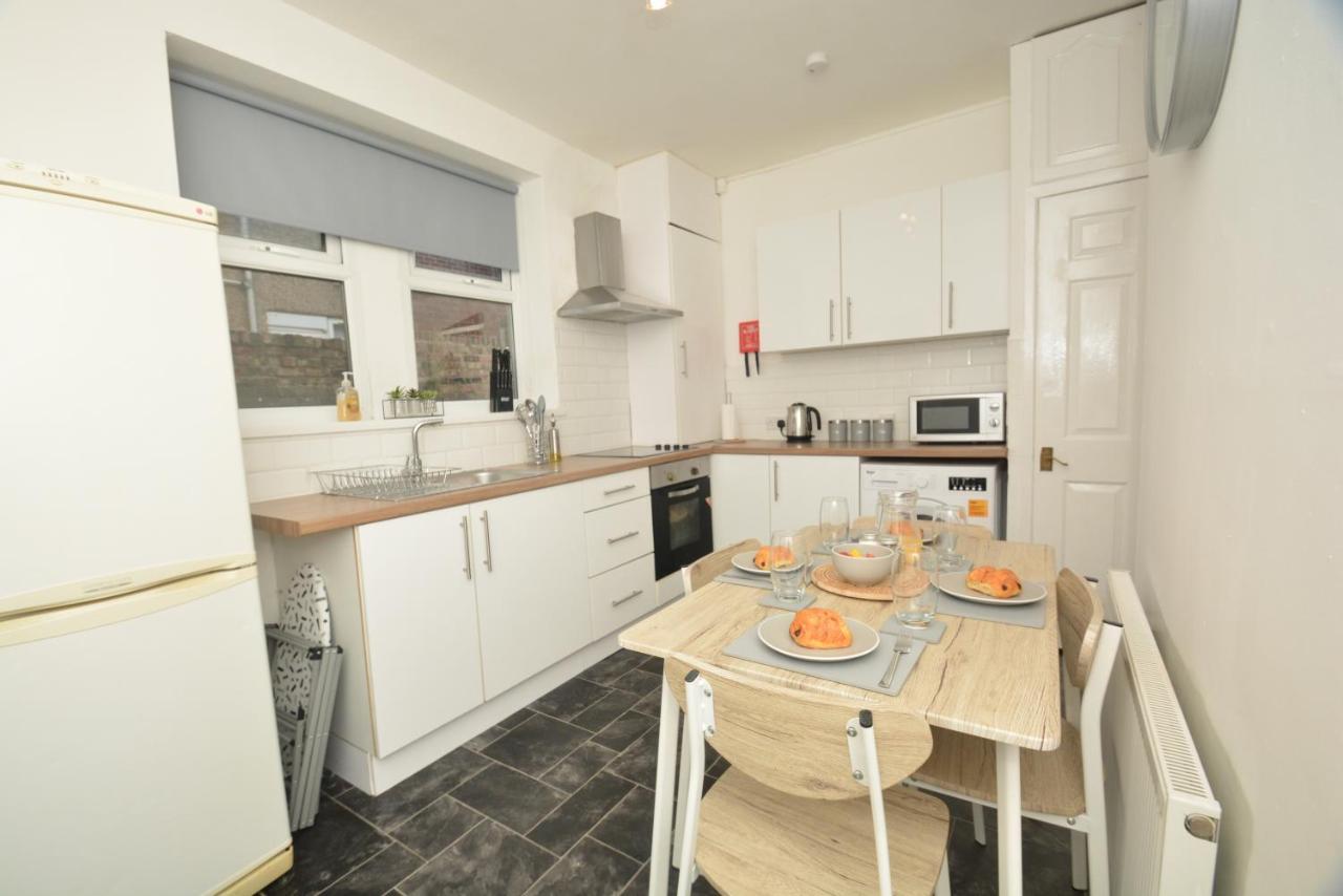 Spacious And Homely 2 Bedroom Flat - Suitelivin Gateshead Dış mekan fotoğraf