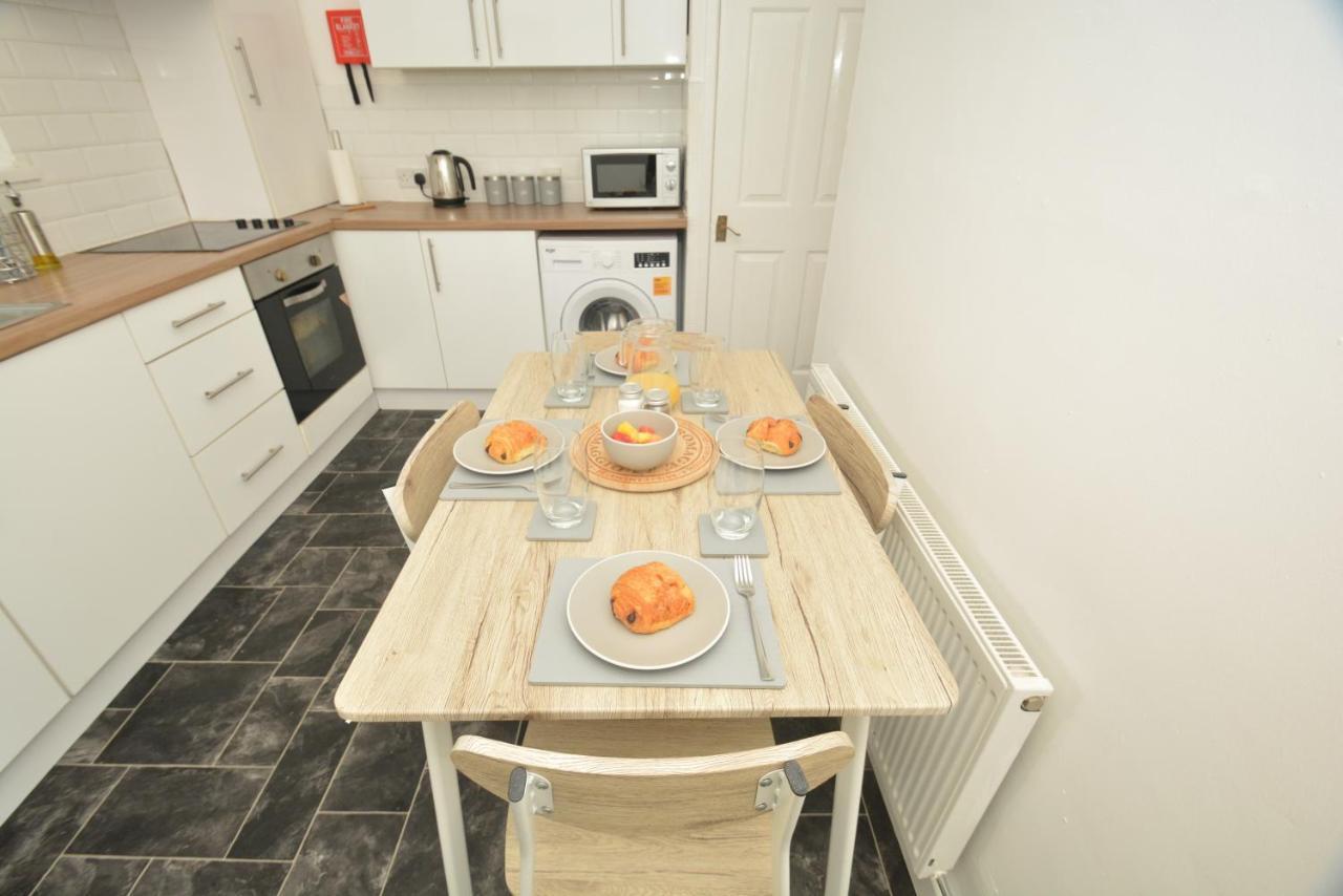 Spacious And Homely 2 Bedroom Flat - Suitelivin Gateshead Dış mekan fotoğraf
